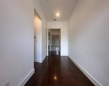 2609 Chevy Chase Drive - Photo Thumbnail 4