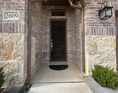 2609 Chevy Chase Drive - Photo Thumbnail 3