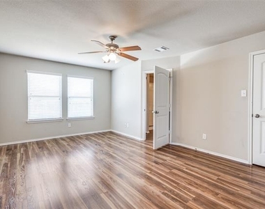 1101 Rainer Drive - Photo Thumbnail 15