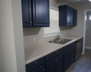 1706 N Ricketts Street - Photo Thumbnail 8