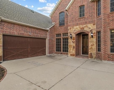 201 Chatfield Drive - Photo Thumbnail 4