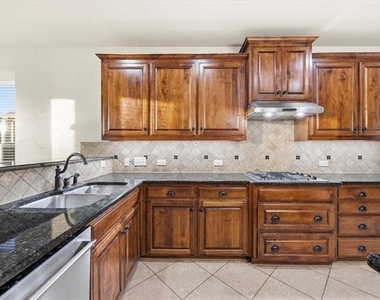 201 Chatfield Drive - Photo Thumbnail 11