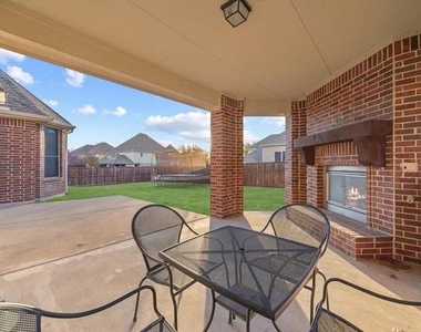 201 Chatfield Drive - Photo Thumbnail 2