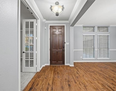 201 Chatfield Drive - Photo Thumbnail 6