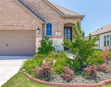 9504 Longhorn Lane - Photo Thumbnail 2