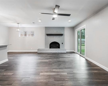 813 S Valentine Drive - Photo Thumbnail 13