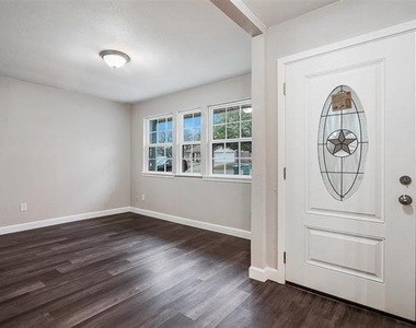 813 S Valentine Drive - Photo Thumbnail 5