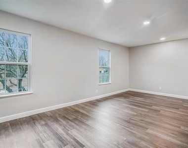 813 S Valentine Drive - Photo Thumbnail 27