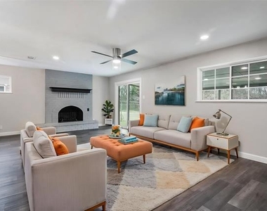 813 S Valentine Drive - Photo Thumbnail 2