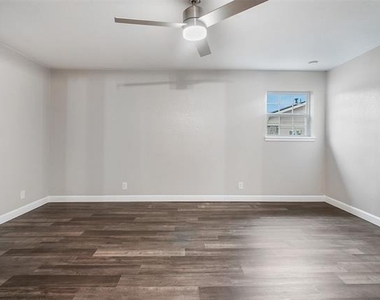 813 S Valentine Drive - Photo Thumbnail 20