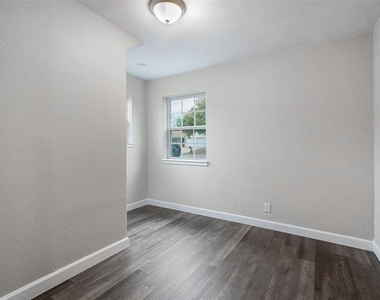 813 S Valentine Drive - Photo Thumbnail 23