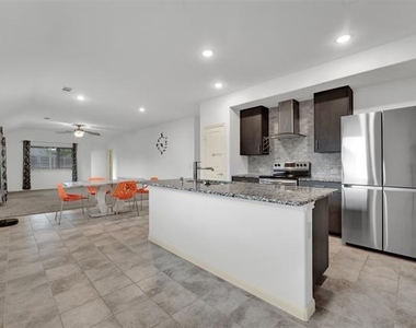 755 Revere Lane - Photo Thumbnail 4