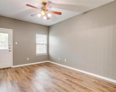 812 Walnut Street - Photo Thumbnail 1