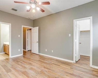 812 Walnut Street - Photo Thumbnail 10