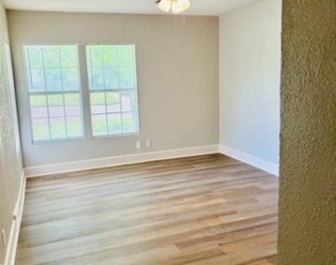 5433 Purington Avenue - Photo Thumbnail 13