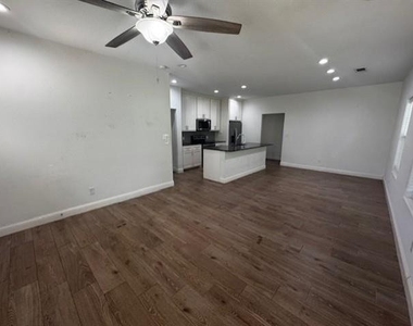 605 W Martin Luther King Street - Photo Thumbnail 1