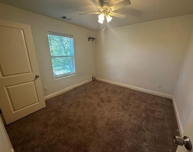 605 W Martin Luther King Street - Photo Thumbnail 5