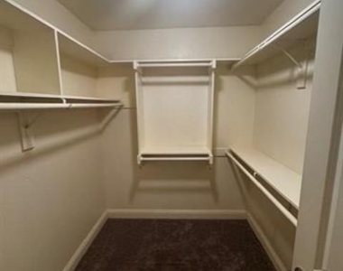 605 W Martin Luther King Street - Photo Thumbnail 7