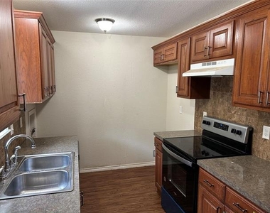 5602 Sundown Lane - Photo Thumbnail 5