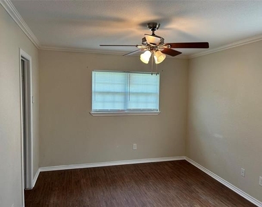 5602 Sundown Lane - Photo Thumbnail 6