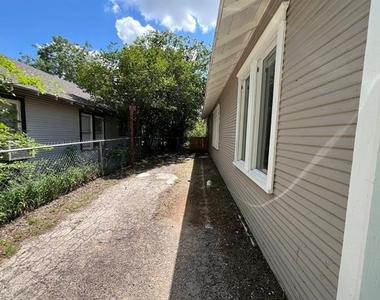1709 Durham Avenue - Photo Thumbnail 2