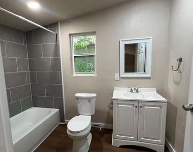 1709 Durham Avenue - Photo Thumbnail 15