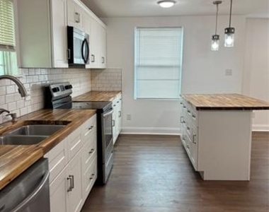 2722 S Adams Street - Photo Thumbnail 8