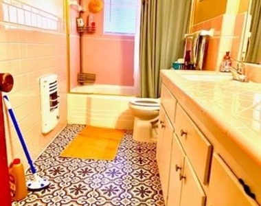 1804 Mohican Street - Photo Thumbnail 4
