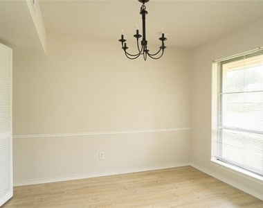 3154 Brincrest Drive - Photo Thumbnail 4