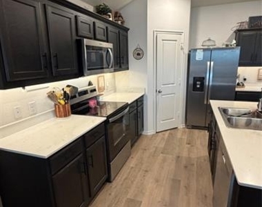 805 Martingale Drive - Photo Thumbnail 3