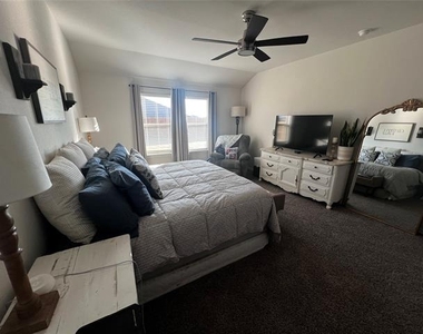 805 Martingale Drive - Photo Thumbnail 5