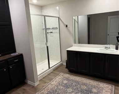 805 Martingale Drive - Photo Thumbnail 7