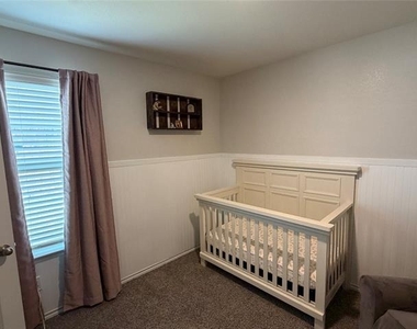 805 Martingale Drive - Photo Thumbnail 11