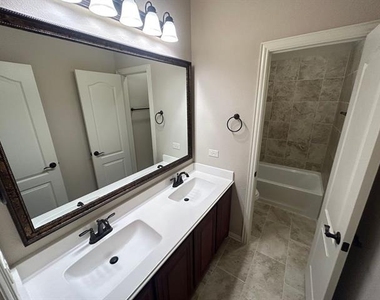 2003 Cheshire Way - Photo Thumbnail 21