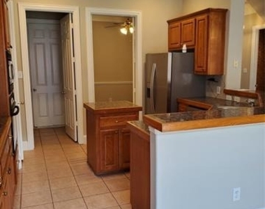 532 Silver Maple Drive - Photo Thumbnail 4