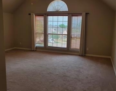 532 Silver Maple Drive - Photo Thumbnail 17