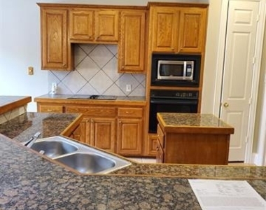 532 Silver Maple Drive - Photo Thumbnail 6