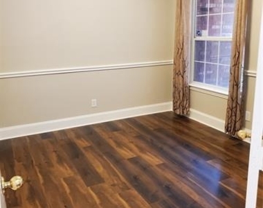 532 Silver Maple Drive - Photo Thumbnail 3