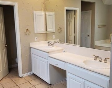 532 Silver Maple Drive - Photo Thumbnail 12