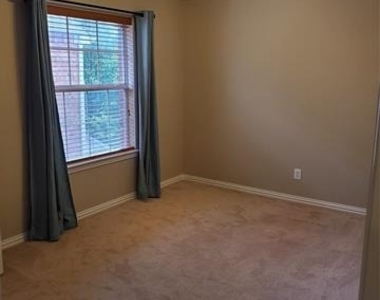 532 Silver Maple Drive - Photo Thumbnail 14