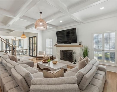 202 Glenn Avenue - Photo Thumbnail 3