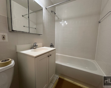 West 73 Street - Photo Thumbnail 3