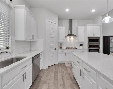 336 Cowling Drive - Photo Thumbnail 9