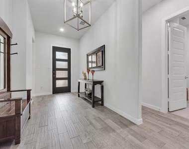 336 Cowling Drive - Photo Thumbnail 2