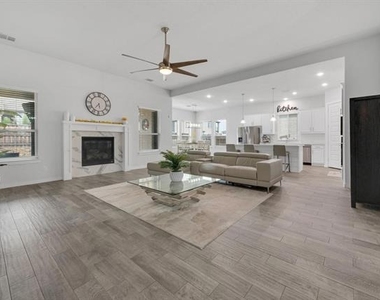 336 Cowling Drive - Photo Thumbnail 4