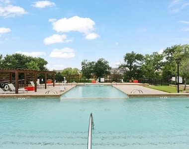 336 Cowling Drive - Photo Thumbnail 28