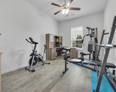 336 Cowling Drive - Photo Thumbnail 22
