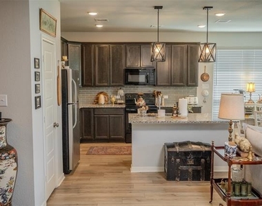 6921 Sulphur Court - Photo Thumbnail 7