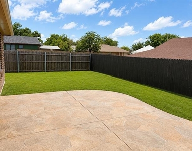 203 W Willow Street - Photo Thumbnail 12