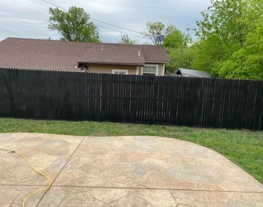 203 W Willow Street - Photo Thumbnail 7